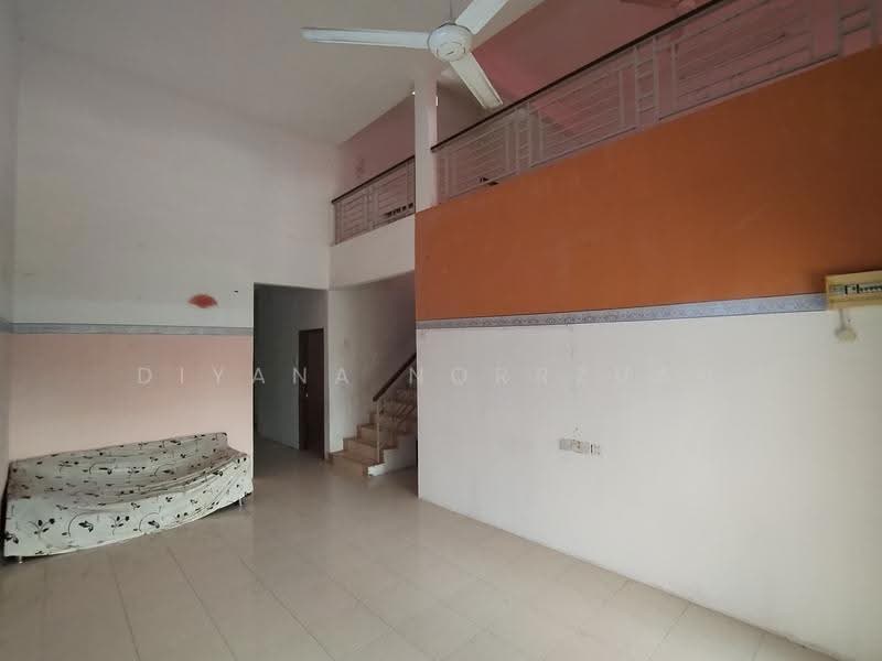 1.5-storey Terraced House for Sale in Seri Iskandar (Perak) - Diyana Norrzuan - PropertyGuru.com.my