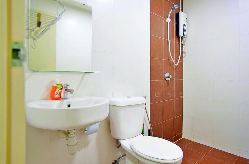 Kediaman Servis untuk Disewa di Pacific Place - Stanley Hong - Bathroom - PropertyGuru.com.my