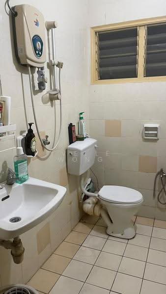 Pangsapuri untuk Dijual di Pangsapuri Carlina - Yvelle Wong - Bathroom - PropertyGuru.com.my