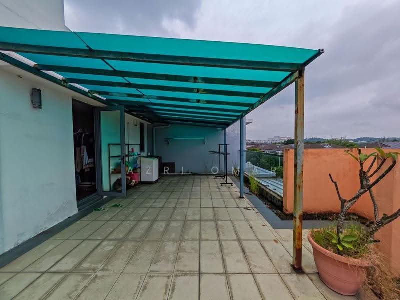 Rumah Berkembar untuk Dijual di Bandar Baru Bangi (Selangor) - Fazri Omar - Balcony - PropertyGuru.com.my
