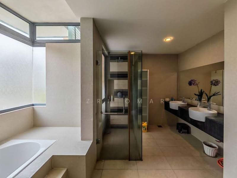 Rumah Berkembar untuk Dijual di Bandar Baru Bangi (Selangor) - Fazri Omar - Bathroom - PropertyGuru.com.my