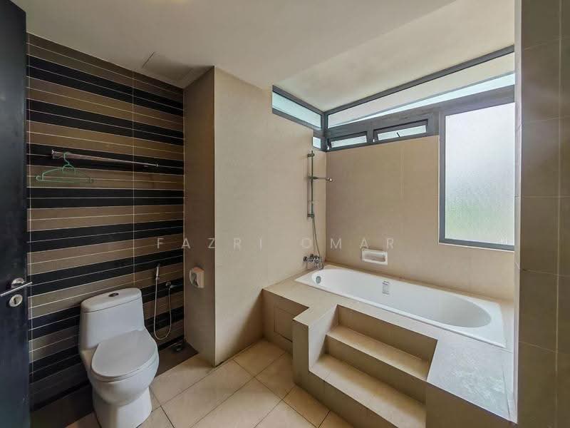 Rumah Berkembar untuk Dijual di Bandar Baru Bangi (Selangor) - Fazri Omar - Bathroom - PropertyGuru.com.my