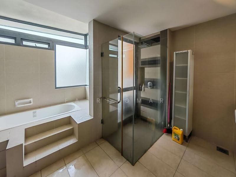 Rumah Berkembar untuk Dijual di Bandar Baru Bangi (Selangor) - Fazri Omar - Bathroom - PropertyGuru.com.my
