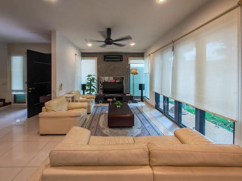Rumah Berkembar untuk Dijual di Bandar Baru Bangi (Selangor) - Fazri Omar - Living Room - PropertyGuru.com.my