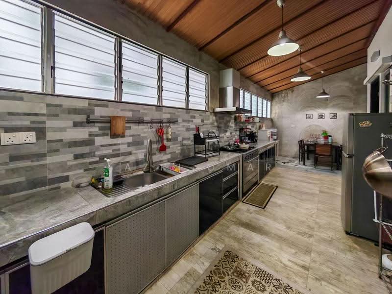 Rumah Berkembar untuk Dijual di Bandar Baru Bangi (Selangor) - Fazri Omar - Kitchen - PropertyGuru.com.my