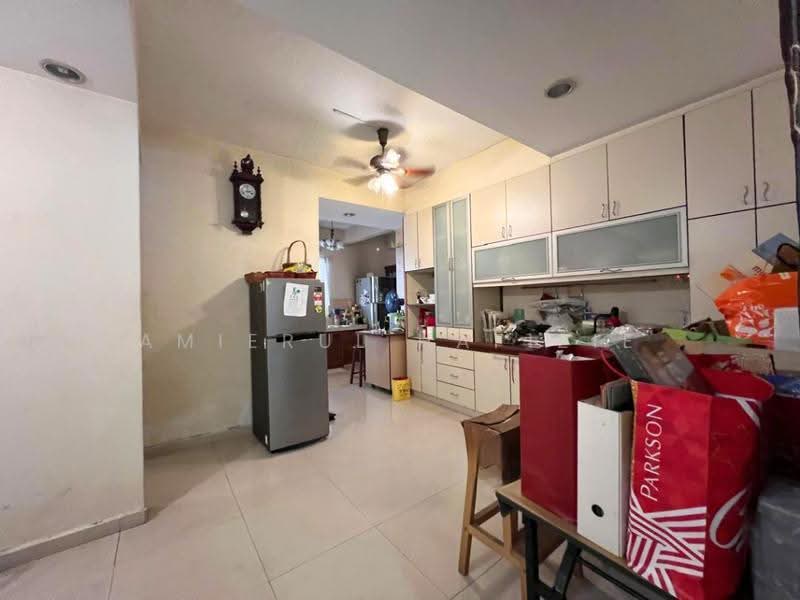 Terraced House for Sale in Kota Kemuning (Shah Alam) - Amierul Hafizie - Kitchen - PropertyGuru.com.my