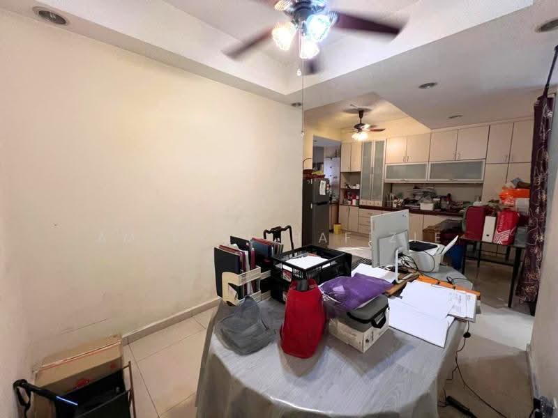 Terraced House for Sale in Kota Kemuning (Shah Alam) - Amierul Hafizie - Kitchen - PropertyGuru.com.my