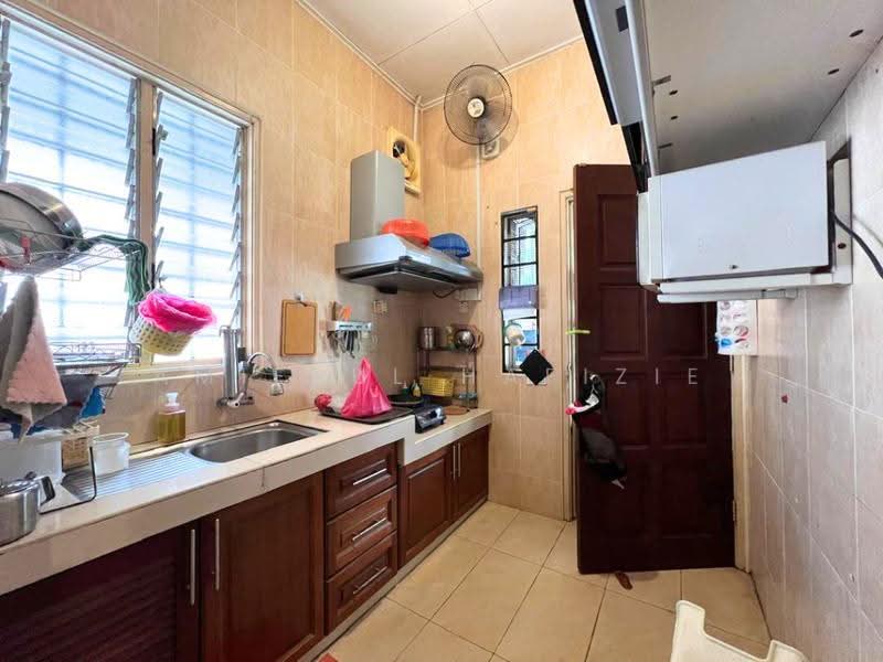Terraced House for Sale in Kota Kemuning (Shah Alam) - Amierul Hafizie - Kitchen - PropertyGuru.com.my