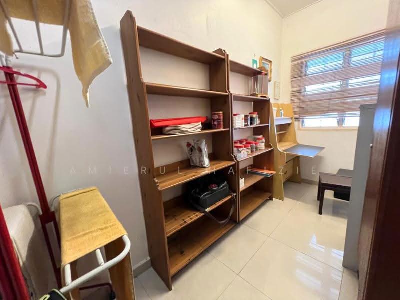 Terraced House for Sale in Kota Kemuning (Shah Alam) - Amierul Hafizie - Study - PropertyGuru.com.my