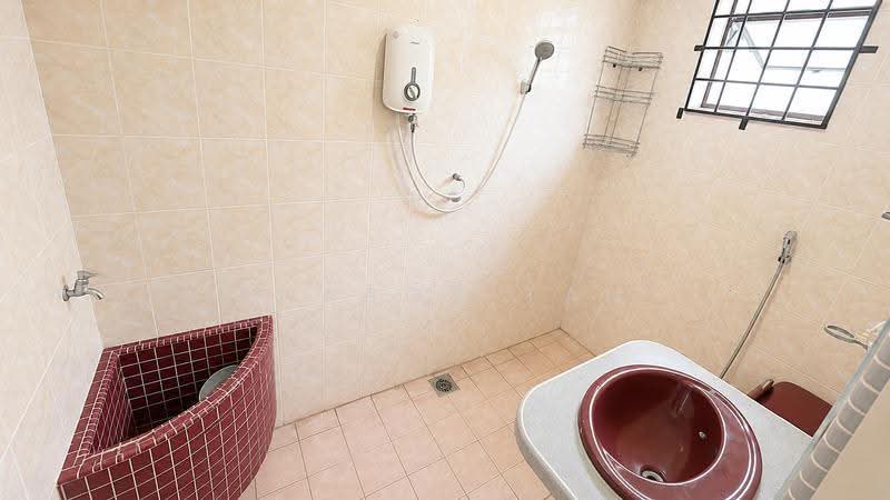 Rumah Teres 1-Tingkat untuk Disewa di Taman Puteri Wangsa (Ulu Tiram) - Sharon Tan - Bathroom - PropertyGuru.com.my