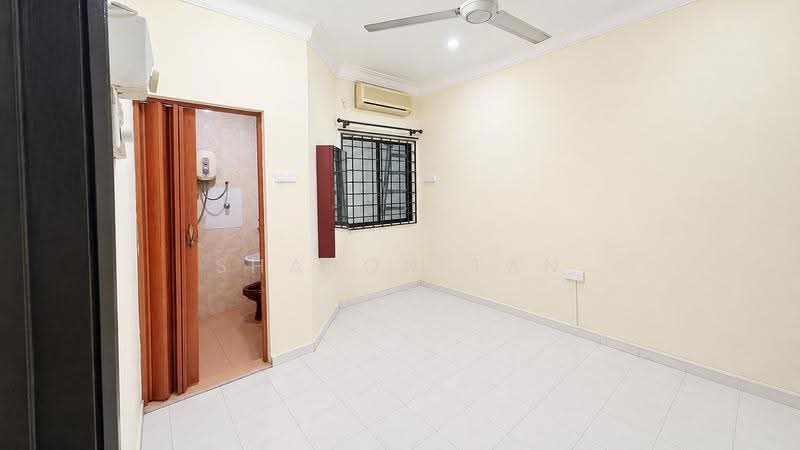 Rumah Teres 1-Tingkat untuk Disewa di Taman Puteri Wangsa (Ulu Tiram) - Sharon Tan - Bathroom - PropertyGuru.com.my