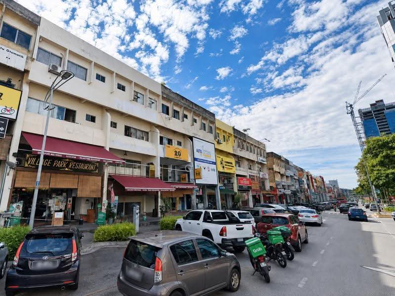 Shop for Rent in SS 21, Damansara Utama (Petaling Jaya) - Lee Jo Surf - Exterior - PropertyGuru.com.my