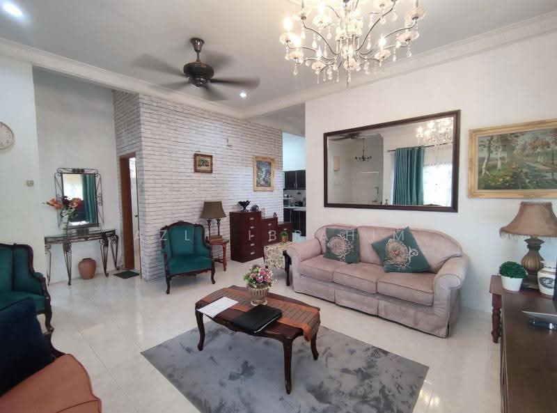 Bungalow House untuk Dijual di Bandar Bukit Mahkota (Bangi) - Azli Ibrahim - Living Room - PropertyGuru.com.my