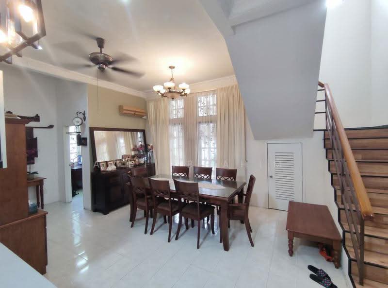 Bungalow House untuk Dijual di Bandar Bukit Mahkota (Bangi) - Azli Ibrahim - Dining Room - PropertyGuru.com.my