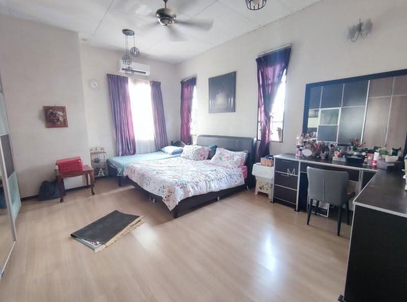 Bungalow House untuk Dijual di Bandar Bukit Mahkota (Bangi) - Azli Ibrahim - Bedroom - PropertyGuru.com.my