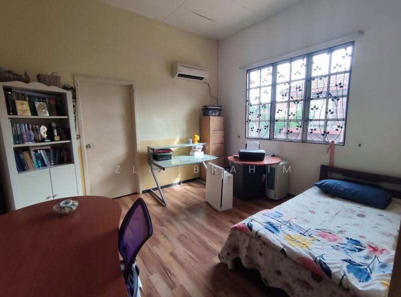 Bungalow House untuk Dijual di Bandar Bukit Mahkota (Bangi) - Azli Ibrahim - Bedroom - PropertyGuru.com.my