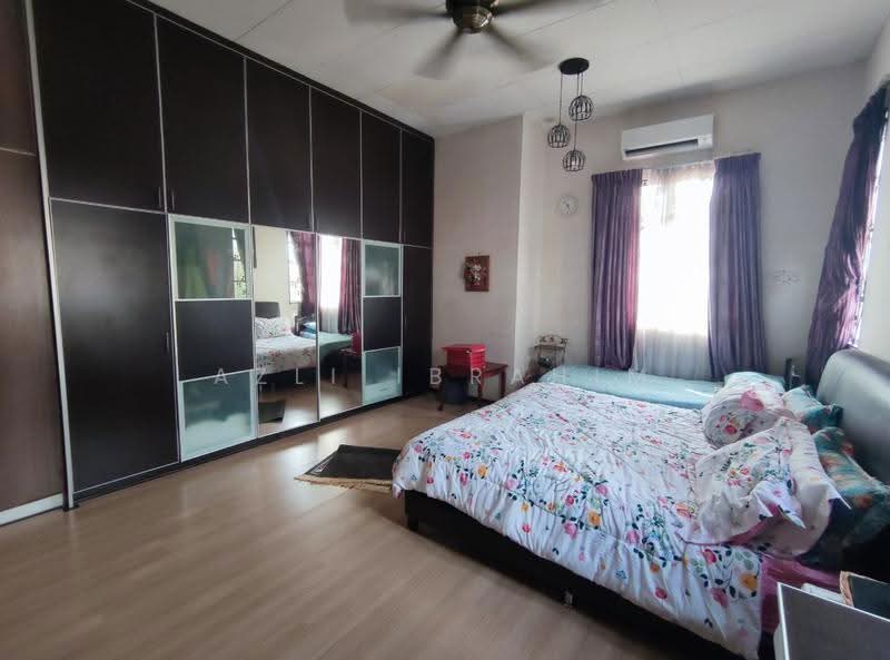 Bungalow House untuk Dijual di Bandar Bukit Mahkota (Bangi) - Azli Ibrahim - Bedroom - PropertyGuru.com.my