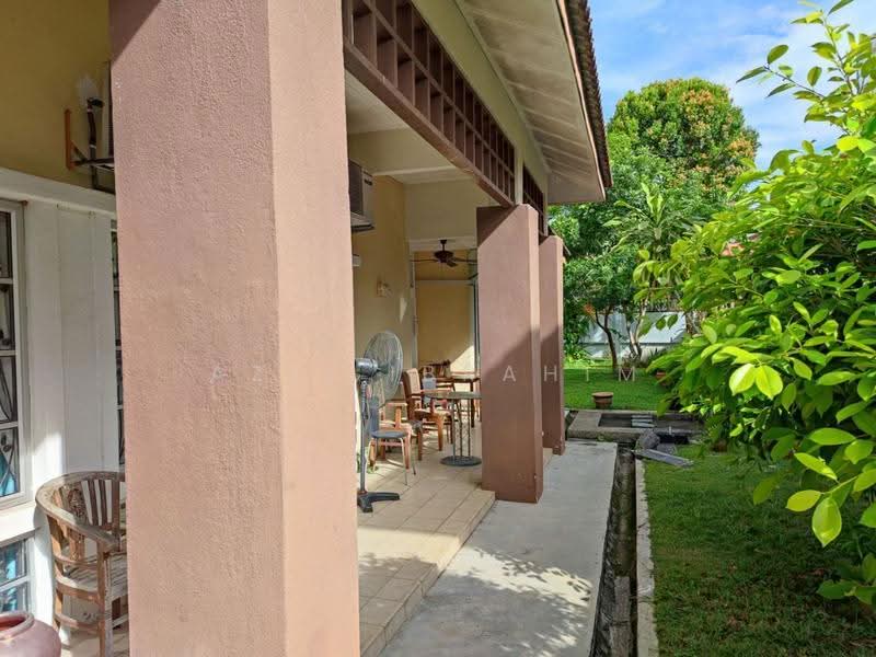 Bungalow House untuk Dijual di Bandar Bukit Mahkota (Bangi) - Azli Ibrahim - Exterior - PropertyGuru.com.my