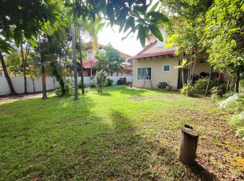 Bungalow House untuk Dijual di Bandar Bukit Mahkota (Bangi) - Azli Ibrahim - Garden - PropertyGuru.com.my