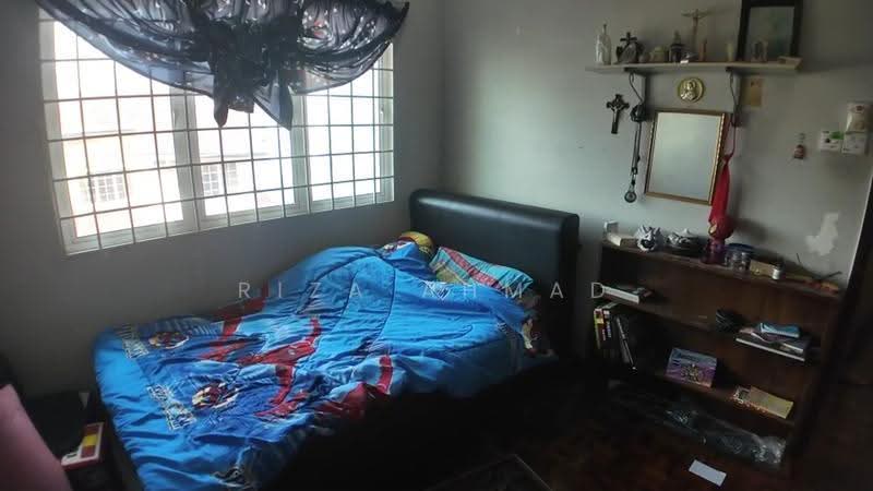 Rumah Teres 2-Tingkat untuk Dijual di Usj 2 (Subang Jaya) - Riza Ahmad - Bedroom - PropertyGuru.com.my