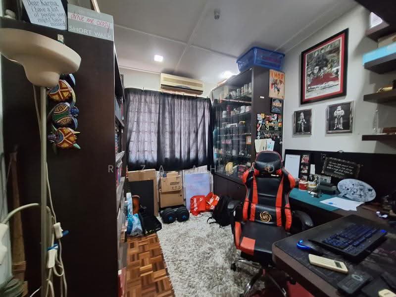 Rumah Teres 2-Tingkat untuk Dijual di Usj 2 (Subang Jaya) - Riza Ahmad - Study - PropertyGuru.com.my