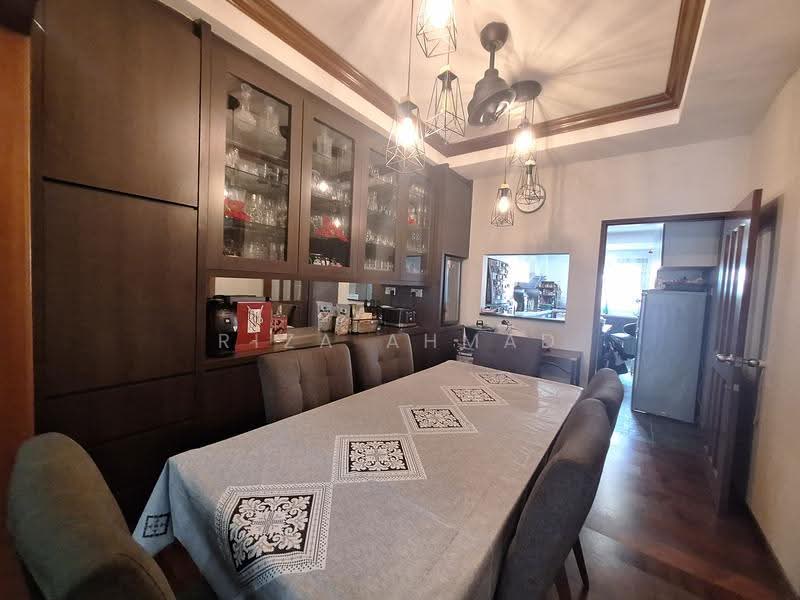 Rumah Teres 2-Tingkat untuk Dijual di Usj 2 (Subang Jaya) - Riza Ahmad - Dining Room - PropertyGuru.com.my