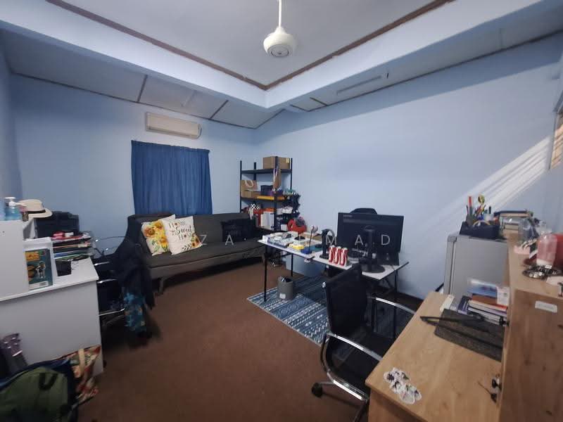 Rumah Teres 2-Tingkat untuk Dijual di Usj 2 (Subang Jaya) - Riza Ahmad - Study - PropertyGuru.com.my