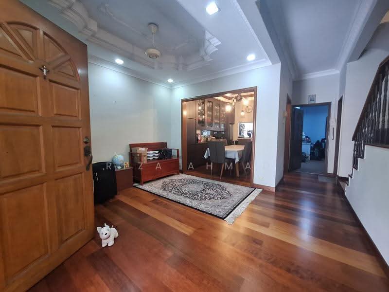 Rumah Teres 2-Tingkat untuk Dijual di Usj 2 (Subang Jaya) - Riza Ahmad - Living Room - PropertyGuru.com.my