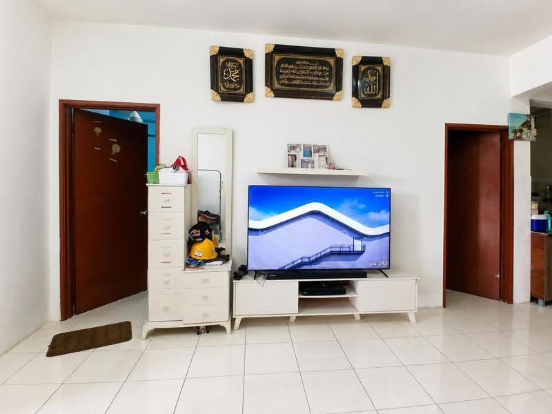 Apartment for Sale at Green Suria @ Bandar Tun Hussein Onn - KH Khoo - Living Room - PropertyGuru.com.my