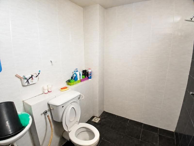Apartment for Sale at Green Suria @ Bandar Tun Hussein Onn - KH Khoo - Bathroom - PropertyGuru.com.my