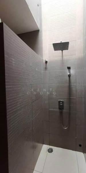 Rumah Teres 2-Tingkat untuk Dijual di Lestari Putra (Seri Kembangan) - Kent Chong - Bathroom - PropertyGuru.com.my