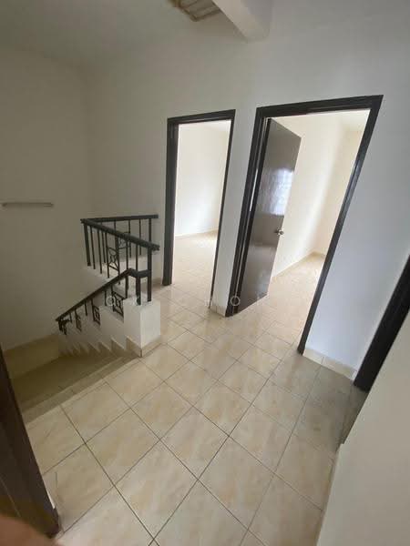 2-storey Terraced House for Rent in Shah Alam (Selangor) - CK Chong - Stairs - PropertyGuru.com.my
