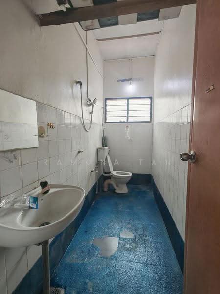 Flat for Sale at Taman Siantan - Ramona Tan - Bathroom - PropertyGuru.com.my