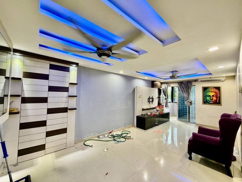 Kondominium untuk Dijual di Amadesa Resort Condominium - Azli Ibrahim - Living Room - PropertyGuru.com.my