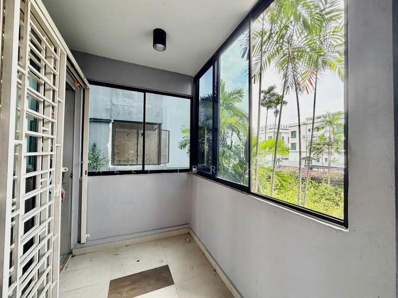 Kondominium untuk Dijual di Amadesa Resort Condominium - Azli Ibrahim - Balcony - PropertyGuru.com.my