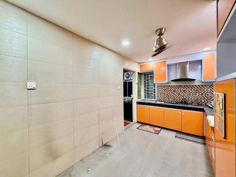 Kondominium untuk Dijual di Amadesa Resort Condominium - Azli Ibrahim - Kitchen - PropertyGuru.com.my
