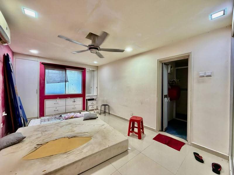Kondominium untuk Dijual di Amadesa Resort Condominium - Azli Ibrahim - Bedroom - PropertyGuru.com.my