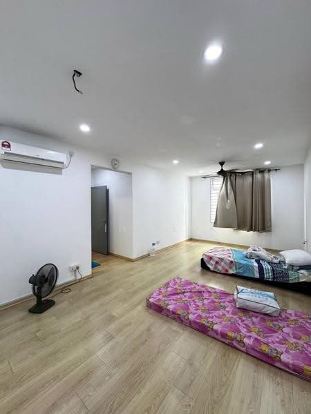 Service Residence for Sale at Larkin Heights - Jin Teok - Bedroom - PropertyGuru.com.my
