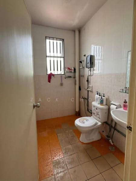 2-storey Terraced House for Sale in Taman Seri Austin (Tebrau) - Zack Chow - Bathroom - PropertyGuru.com.my