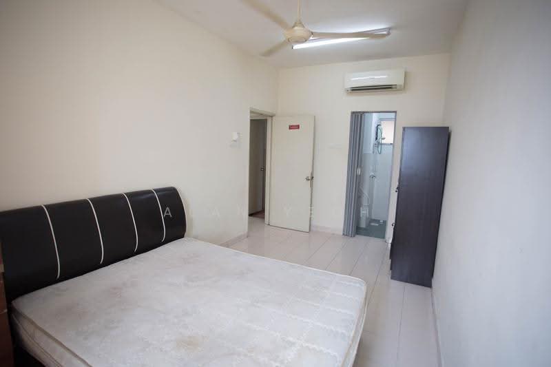 Pangsapuri untuk Dijual di Desa Dua - Alan Yeoh - Bedroom - PropertyGuru.com.my