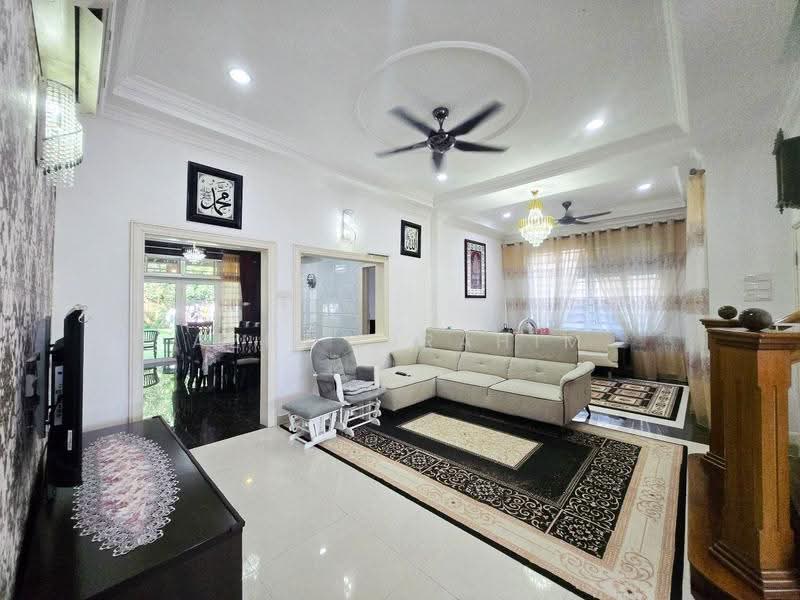 Rumah Berkembar untuk Dijual di Taman Andaman Ukay (Ulu Kelang) - Azli Ibrahim - Living Room - PropertyGuru.com.my