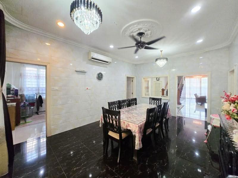 Rumah Berkembar untuk Dijual di Taman Andaman Ukay (Ulu Kelang) - Azli Ibrahim - Dining Room - PropertyGuru.com.my