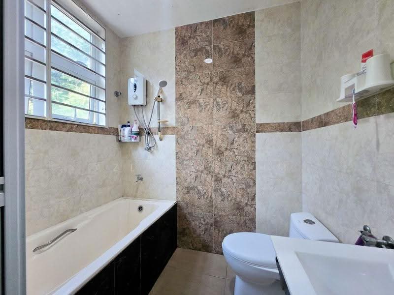 Rumah Berkembar untuk Dijual di Taman Andaman Ukay (Ulu Kelang) - Azli Ibrahim - Bathroom - PropertyGuru.com.my