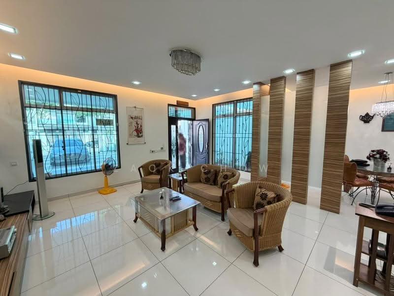 Rumah Teres 2-Tingkat untuk Dijual di Setia Tropika (Johor Bahru) - Zack Chow - Living Room - PropertyGuru.com.my