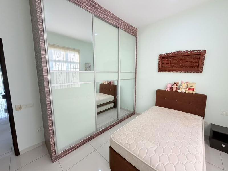 Rumah Teres 2-Tingkat untuk Dijual di Setia Tropika (Johor Bahru) - Zack Chow - Bedroom - PropertyGuru.com.my