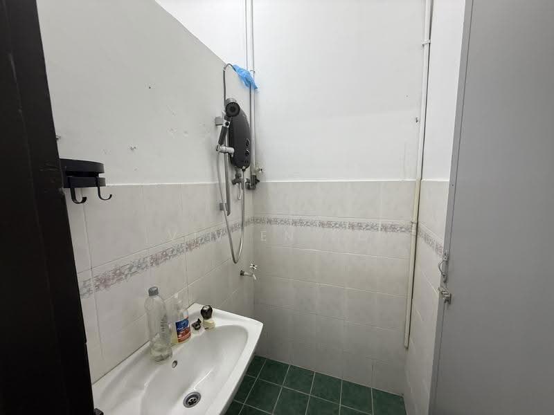 1-storey Terraced House for Rent in Gunung Rapat (Ipoh) - Vivien Ng - Bathroom - PropertyGuru.com.my
