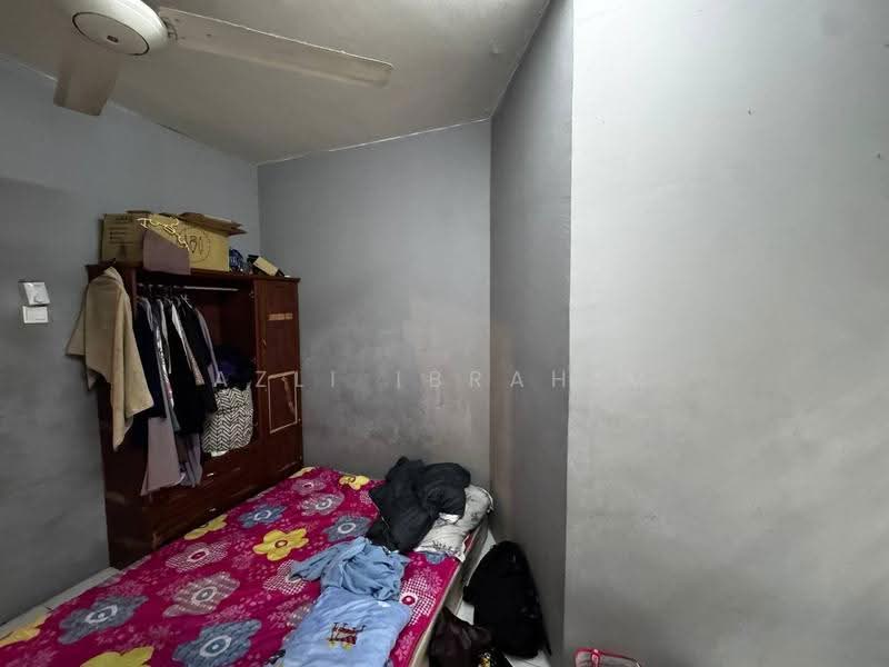 Pangsapuri untuk Dijual di Pesona Apartment - Azli Ibrahim - Bedroom - PropertyGuru.com.my