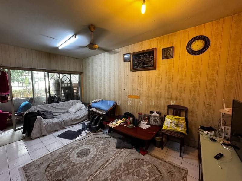 Pangsapuri untuk Dijual di Pesona Apartment - Azli Ibrahim - Living Room - PropertyGuru.com.my