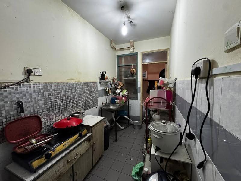 Pangsapuri untuk Dijual di Pesona Apartment - Azli Ibrahim - Kitchen - PropertyGuru.com.my