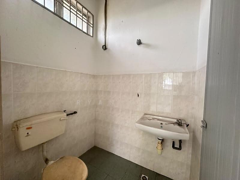 Rumah Teres 1-Tingkat untuk Dijual di Taman Gunung Bintang (Alor Setar) - Ryan Ooi - Bathroom - PropertyGuru.com.my